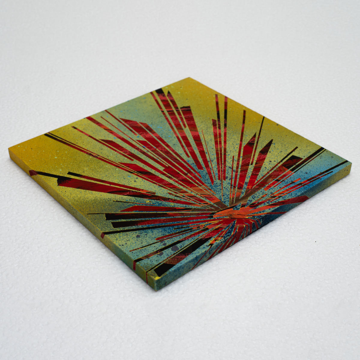 sans titre 
 2023-015. Acrylique, encre à alcool, encre solide et émulsion vinylique sur bois. 20 x 20 cm. 
2023 – Dominique Vial