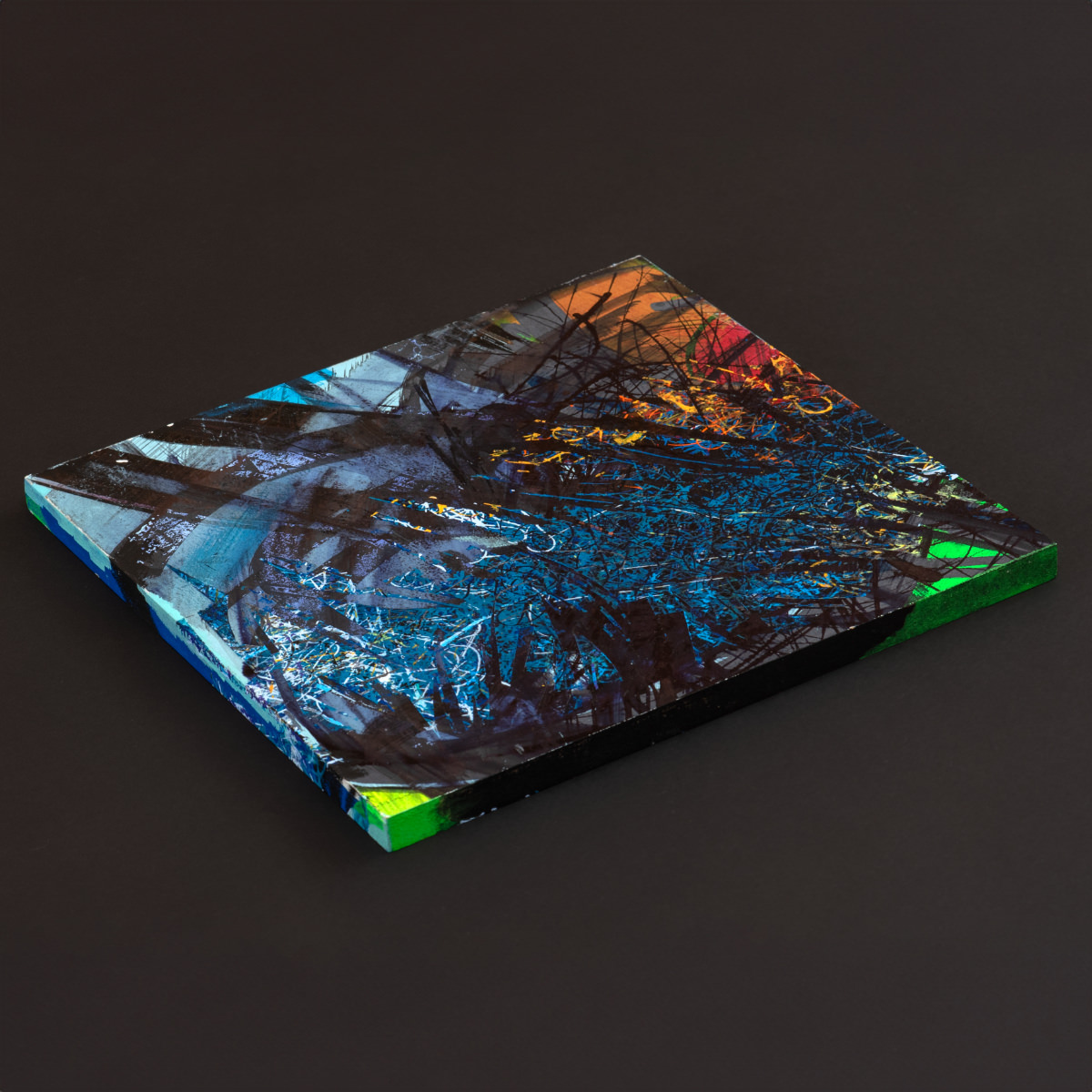 sans titre 
 2024-13. Acrylique, encres à alcool, peinture solidifiée, peinture vinylique, aquarelle sur bois. 20 x 20 cm. 
2024 – Dominique Vial